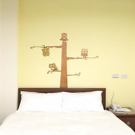 HFun Hotel Kaohsiung Extérieur photo