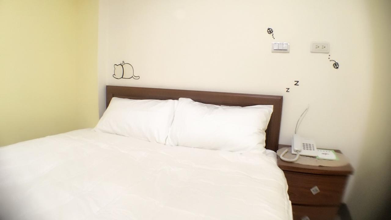 HFun Hotel Kaohsiung Extérieur photo