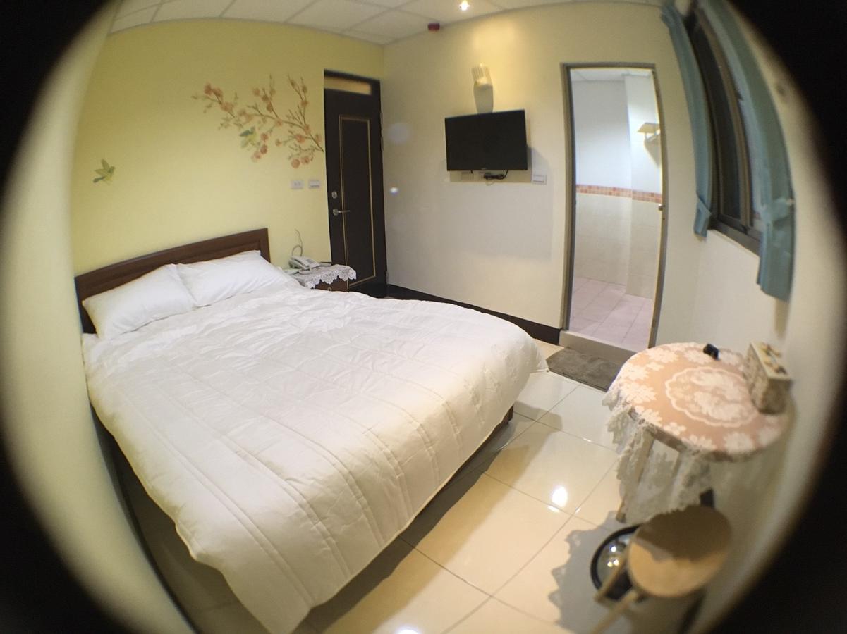 HFun Hotel Kaohsiung Extérieur photo