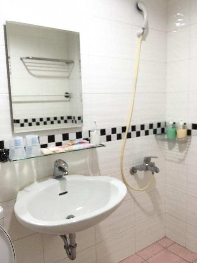 HFun Hotel Kaohsiung Extérieur photo