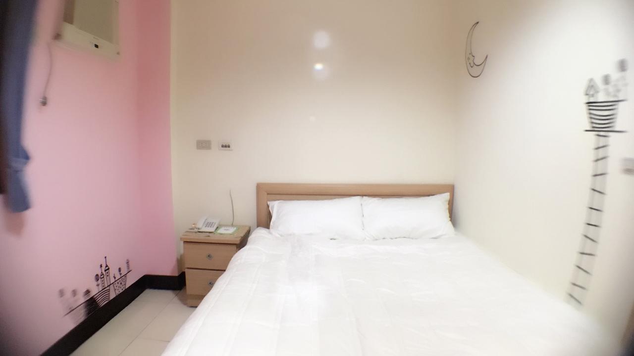 HFun Hotel Kaohsiung Extérieur photo