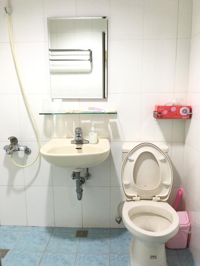 HFun Hotel Kaohsiung Extérieur photo