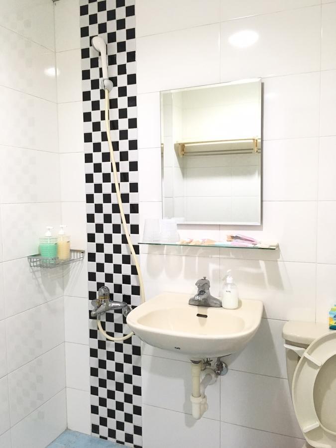 HFun Hotel Kaohsiung Extérieur photo