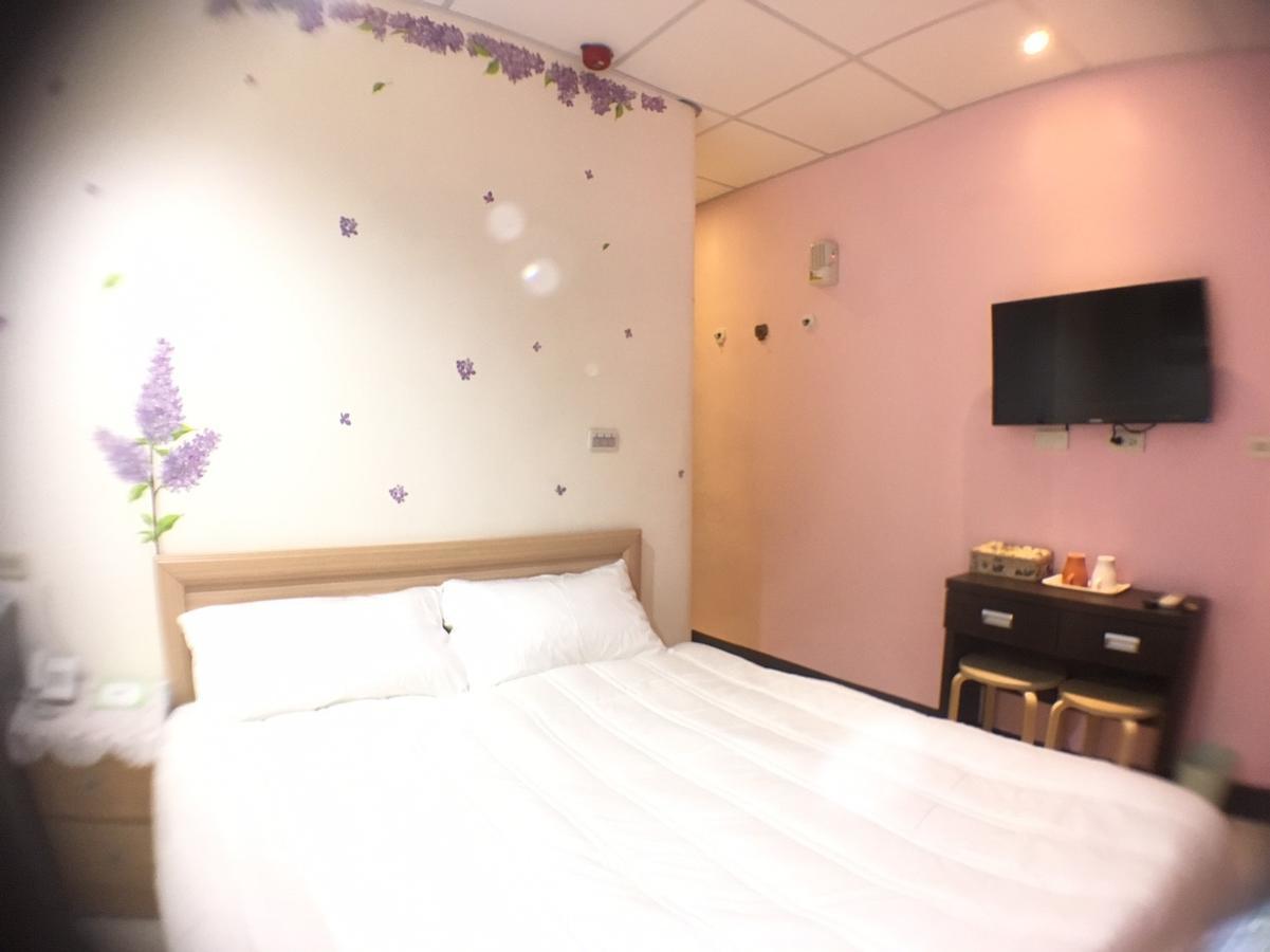 HFun Hotel Kaohsiung Extérieur photo