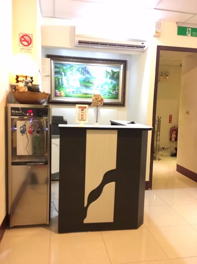 HFun Hotel Kaohsiung Extérieur photo
